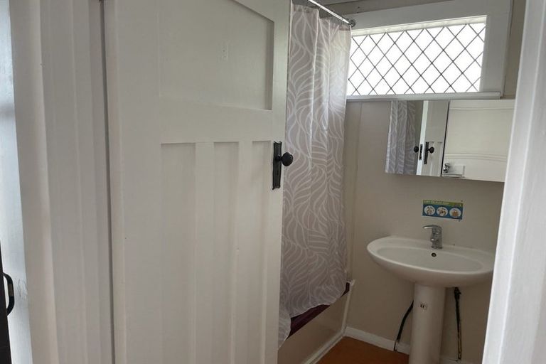 Photo of property in 2/25 Wellington Street, Papakura, 2110