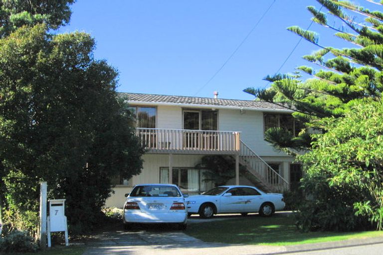 Photo of property in 7 Mataiwhetu Street, Takapuwahia, Porirua, 5022
