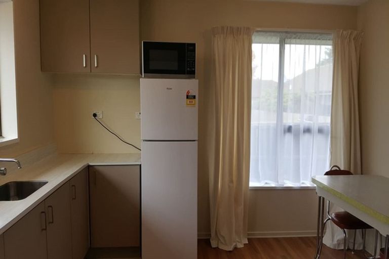 Photo of property in 19b Chipping Lane, Redwood, Christchurch, 8051