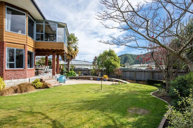 Photo of property in 4 Rimu Terrace, Waikawa, Picton, 7220