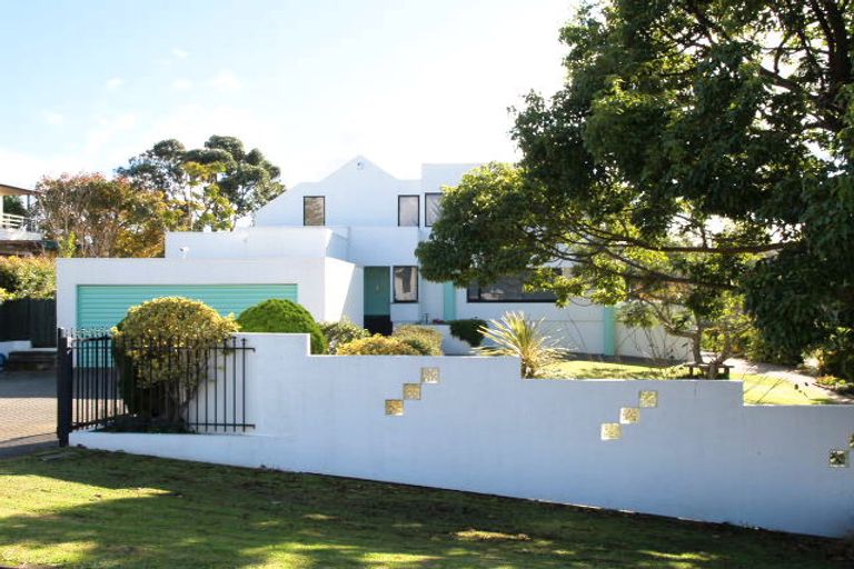 Photo of property in 22 Sea View Terrace, Cockle Bay, Auckland, 2014