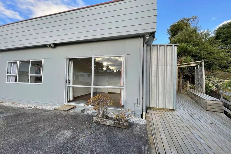 Photo of property in 31 Sequoia Place, Sunnynook, Auckland, 0620