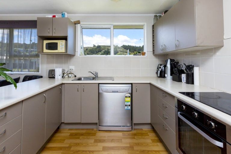 Photo of property in 83 Norana Road, Timberlea, Upper Hutt, 5018