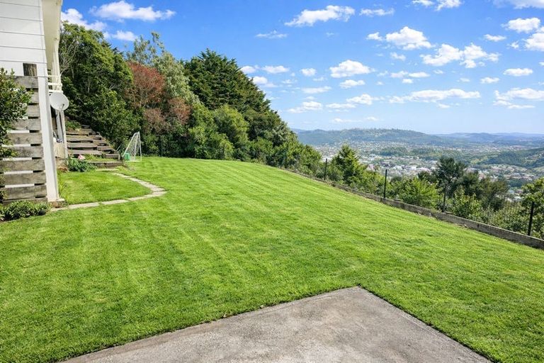 Photo of property in 22 Cleat Street, Whitby, Porirua, 5024