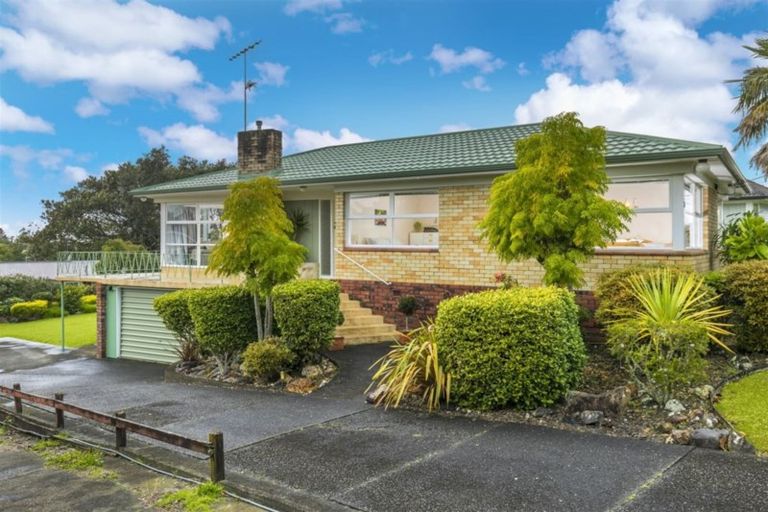Photo of property in 26 Lyndhurst Road, Te Atatu South, Auckland, 0610