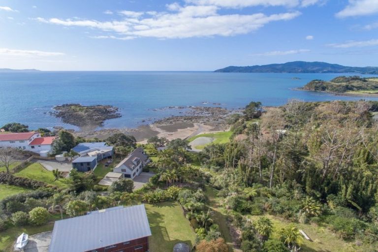 Photo of property in 46c Heretaunga Crescent, Cable Bay, 0420