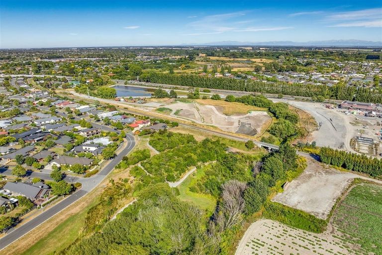 Photo of property in 15 Cunliffe Road, Redwood, Christchurch, 8051