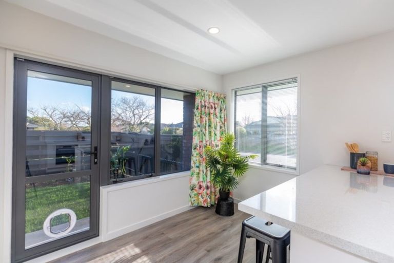 Photo of property in 76 Kapanui Road, Waikanae, 5036