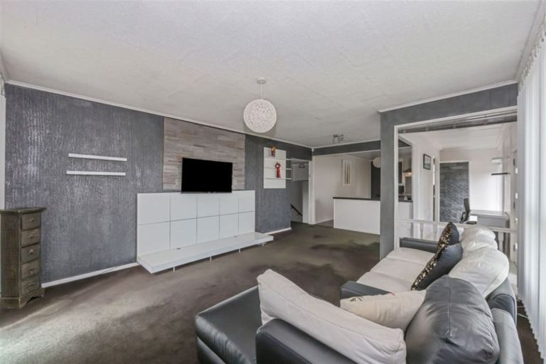 Photo of property in 17 Taurus Crescent, Beach Haven, Auckland, 0626