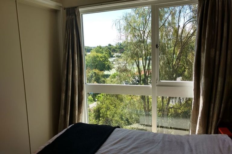 Photo of property in 5 Sherwood Lane, Cashmere, Christchurch, 8022