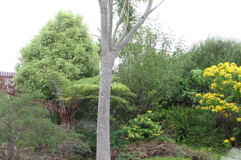 Photo of property in 13 Endymion Place, Half Moon Bay, Auckland, 2012