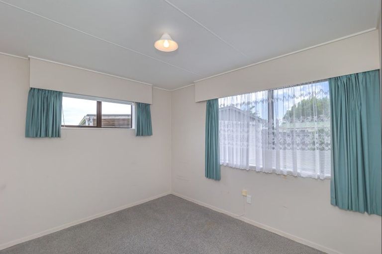 Photo of property in 104 Ryder Crescent, Levin, 5510