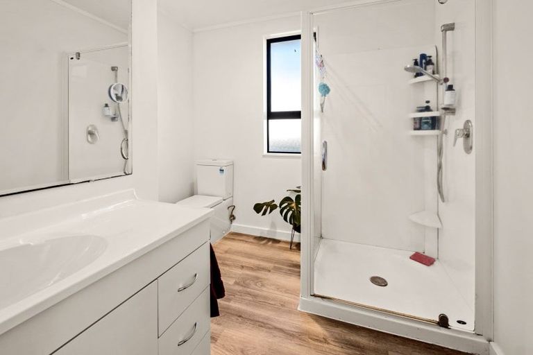 Photo of property in 3 Tupoki Street, Glen Avon, New Plymouth, 4312