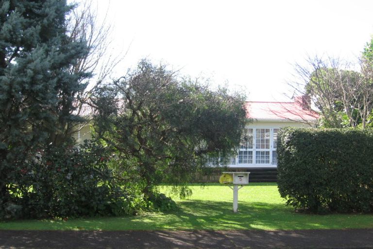 Photo of property in 5 Kowhai Park Road, Maunu, Whangarei, 0110