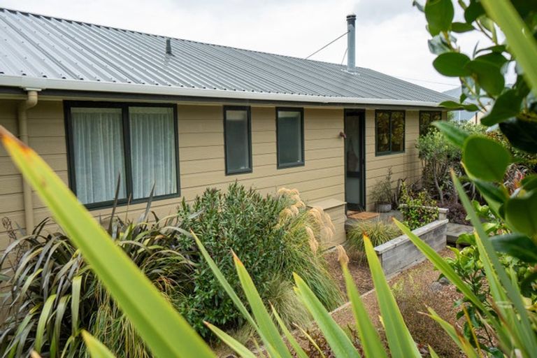 Photo of property in 29 Te Papau Crescent, Diamond Harbour, 8972