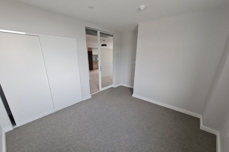 Photo of property in Unit 302,l3, 302/14 Laings Road, Hutt Central, Lower Hutt, 5010