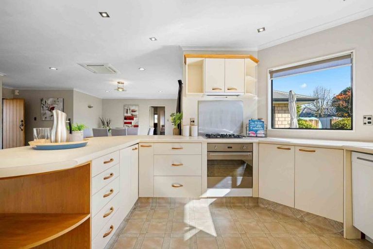 Photo of property in 6 Magellan Rise, Flagstaff, Hamilton, 3210