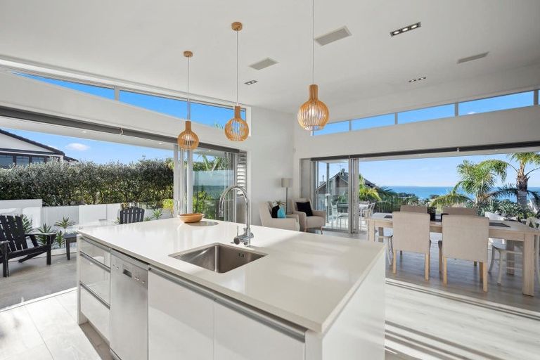 Photo of property in 12a Eastcliffe Road, Castor Bay, Auckland, 0620