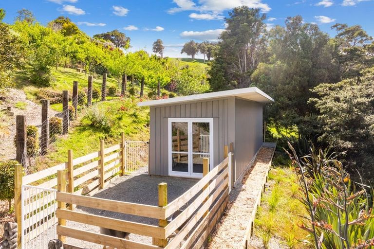 Photo of property in 205 Takahoa Drive, Kaiwaka, 0573