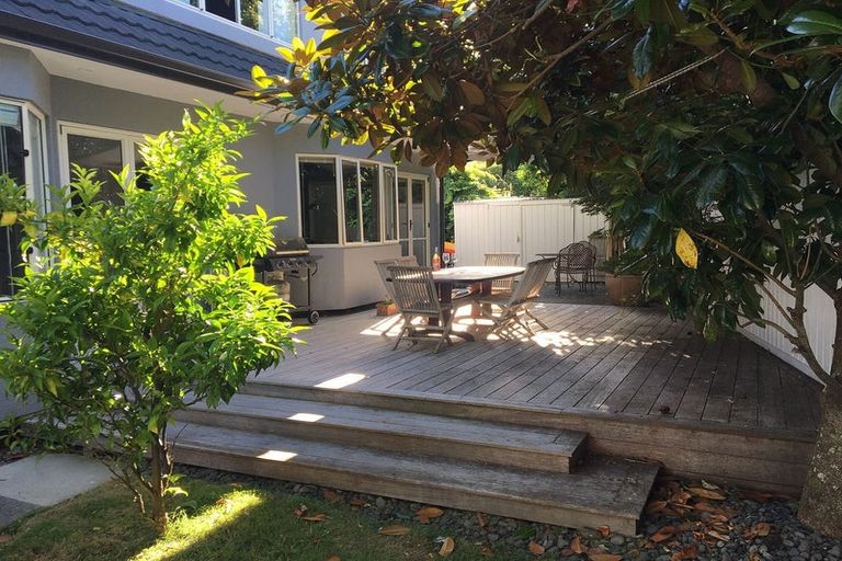 Photo of property in 3/19 Rodney Road, Northcote Point, Auckland, 0627