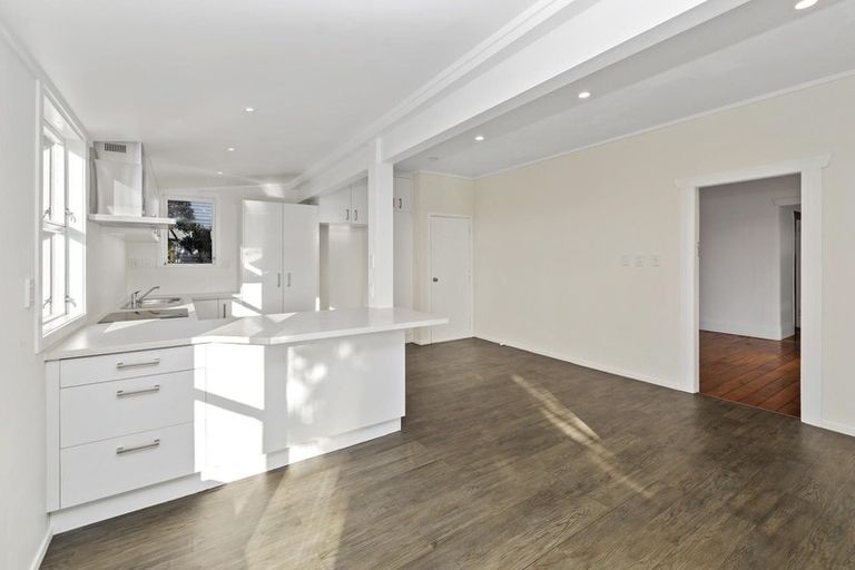 Photo of property in 8 Rata Street, Helensville, 0800