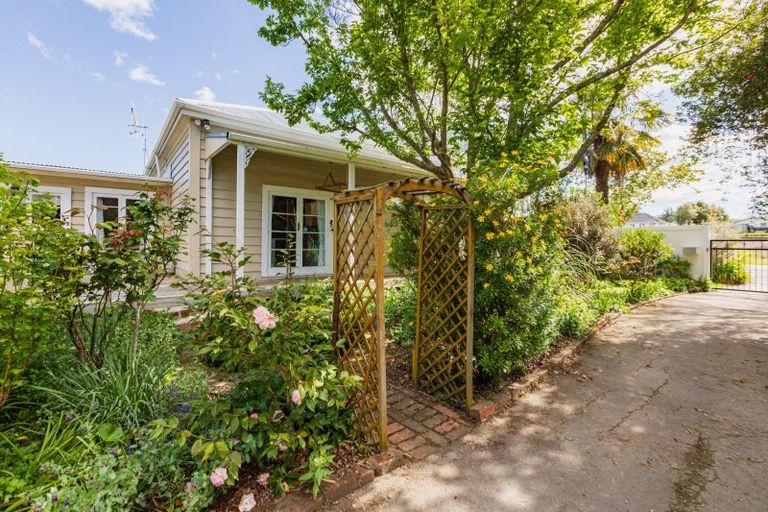 Photo of property in 25 Carruthers Street, Otane, 4202