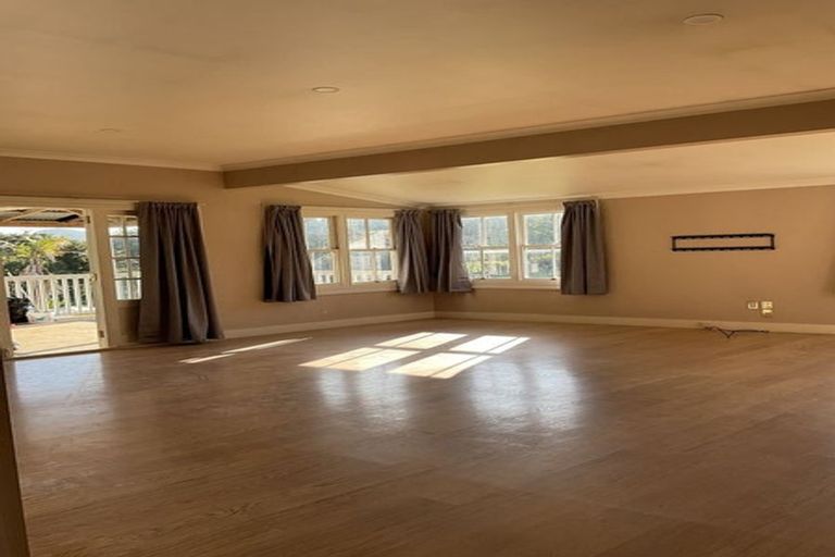 Photo of property in 305 Paparata Road, Bombay, 2675