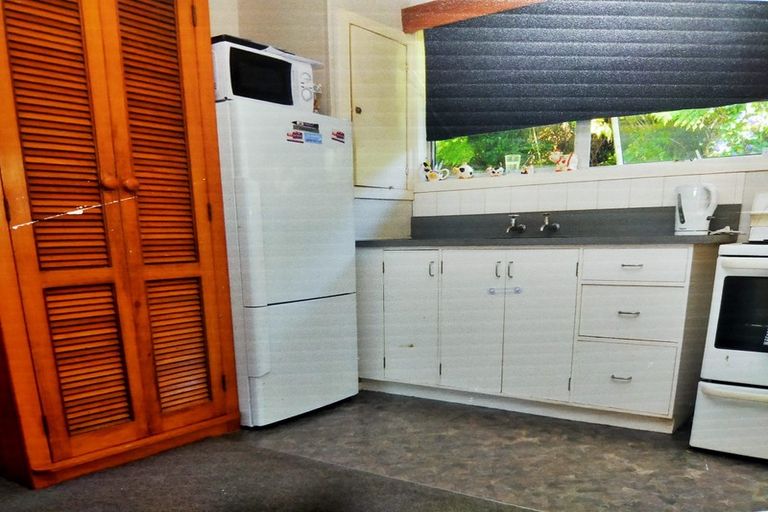 Photo of property in 2/26 Rewi Street, Torbay, Auckland, 0630