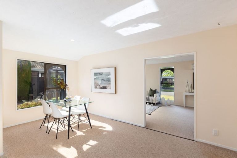 Photo of property in 35 Karnak Crescent, Russley, Christchurch, 8042