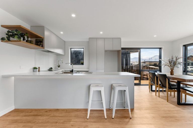 Photo of property in 32 Dunn Street, Lake Hawea, 9382