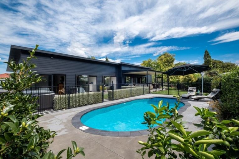 Photo of property in 18c Cambridge Terrace, Taradale, Napier, 4112