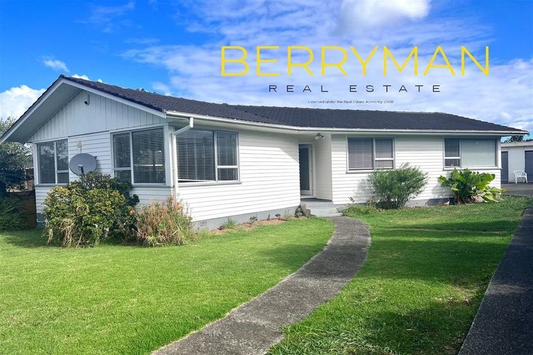 Photo of property in 13 Harmel Road, Glendene, Auckland, 0602