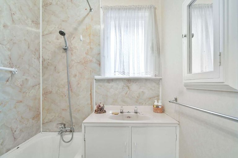 Photo of property in 31 Oldham Avenue, Onekawa, Napier, 4110