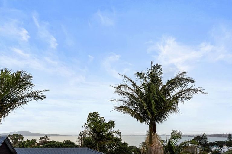 Photo of property in 37 Toroa Street, Torbay, Auckland, 0630