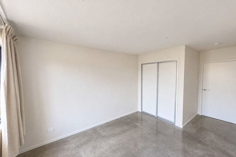 Photo of property in 5 Wheeler Place, Upper Vogeltown, New Plymouth, 4310