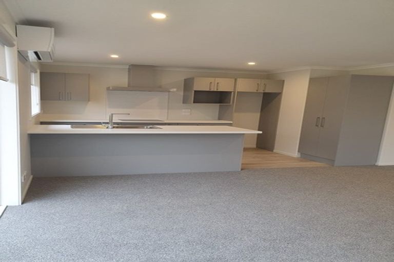 Photo of property in 43b Wainuiomata Road, Wainuiomata, Lower Hutt, 5014