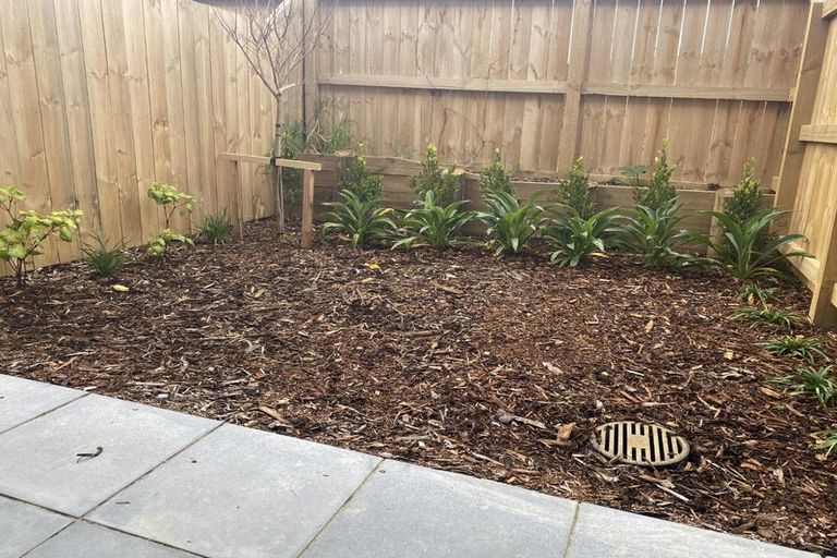 Photo of property in 5/35 Renata Crescent, Te Atatu Peninsula, Auckland, 0610