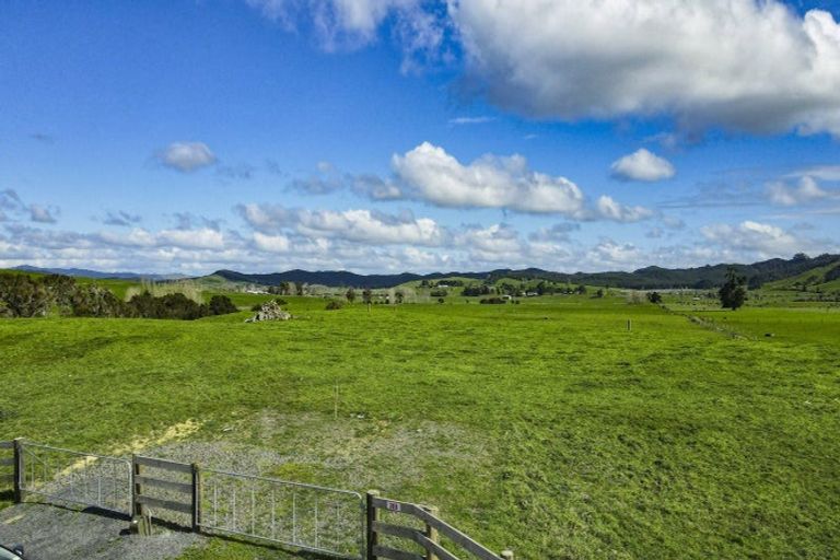 Photo of property in 288 Dimmock Road, Waitakaruru, 2471