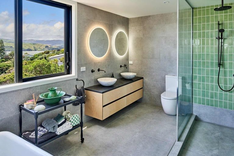 Photo of property in 41 Seaview Road, Paremata, Porirua, 5024