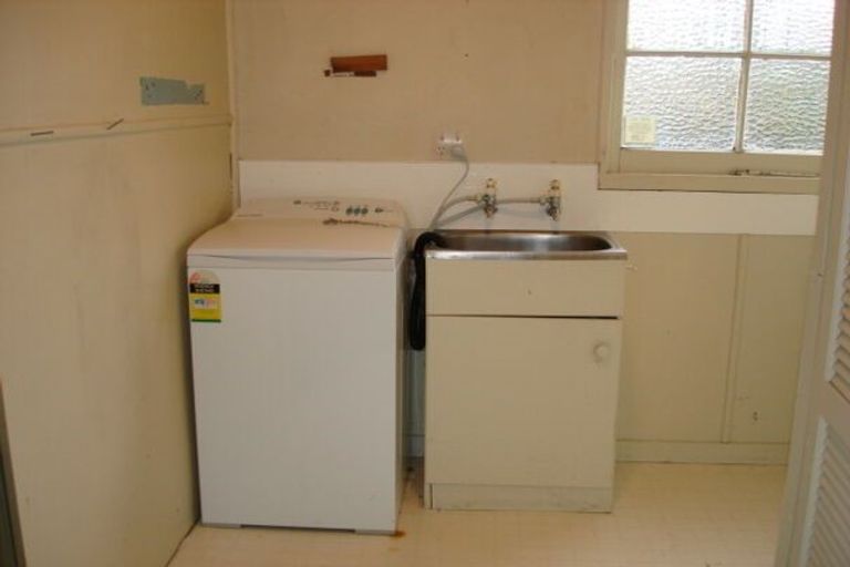 Photo of property in 42 Knowles Street, Terrace End, Palmerston North, 4410