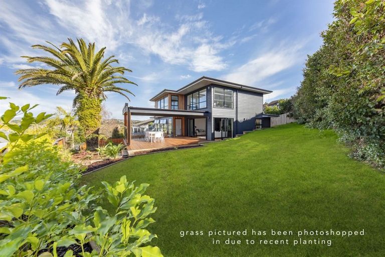 Photo of property in 142 West Harbour Drive, West Harbour, Auckland, 0618