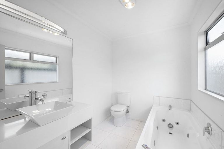 Photo of property in 150 Carrington Street, Lower Vogeltown, New Plymouth, 4310