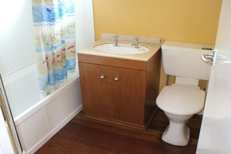 Photo of property in 52 Dominion Park Street, Johnsonville, Wellington, 6037