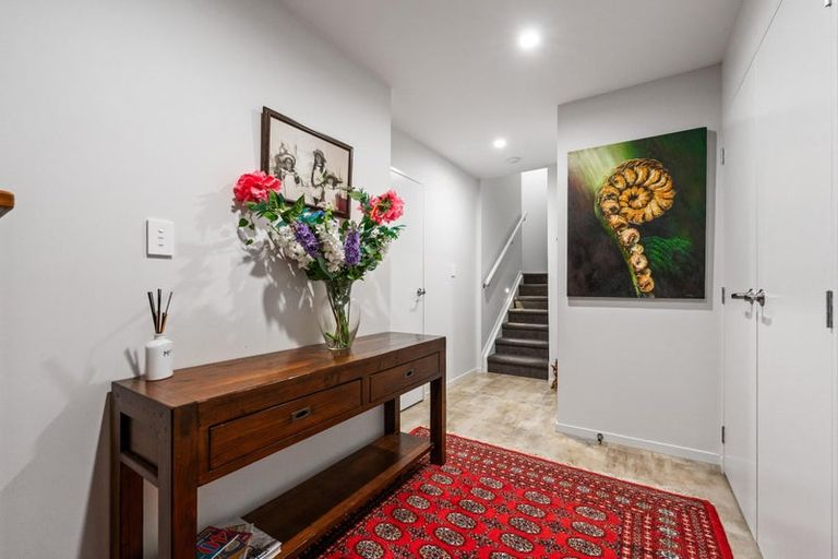 Photo of property in 17a Constable Lane, West Harbour, Auckland, 0618