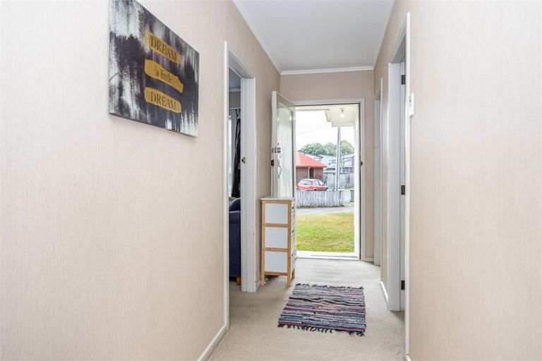 Photo of property in 8 Snead Place, Hamilton East, Hamilton, 3216