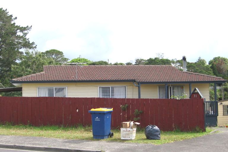 Photo of property in 11 Katrina Place, Massey, Auckland, 0614