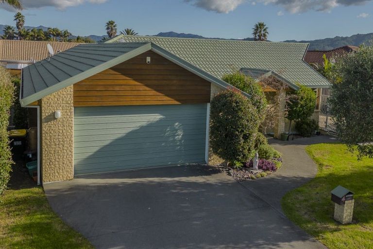 Photo of property in 4 Mayfair Close, Whitianga, 3510