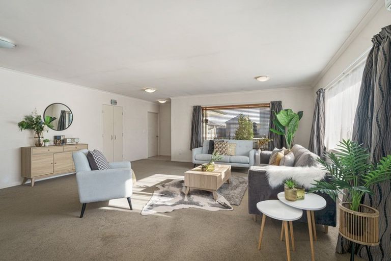 Photo of property in 6 Waihurihia Street, Otaki, 5512