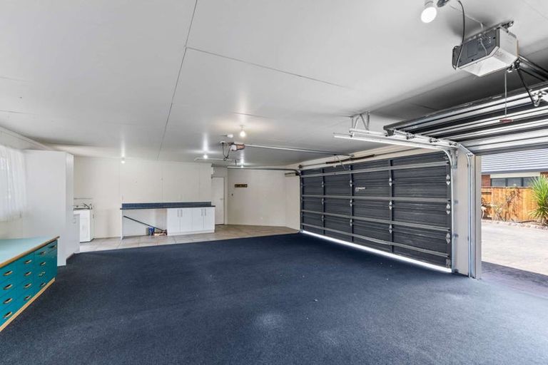 Photo of property in 64 Royal Oak Drive, Kelvin Grove, Palmerston North, 4414