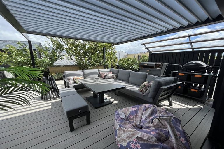 Photo of property in 240 Hobsonville Point Road, Hobsonville, Auckland, 0616